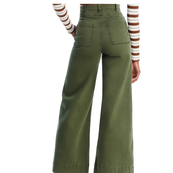 FRAME
Frame Double Waistband Wide Leg
Jeans in Washed Surplus - Picture 4 of 12